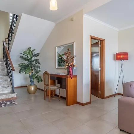 Viola Villa Arco da Calheta (Madeira)